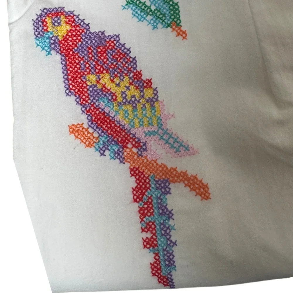 J. Marie Tessie Shorts Embroidered Cross-Stitch Floral Parrot Scallop Trim L NEW - Picture 10 of 14